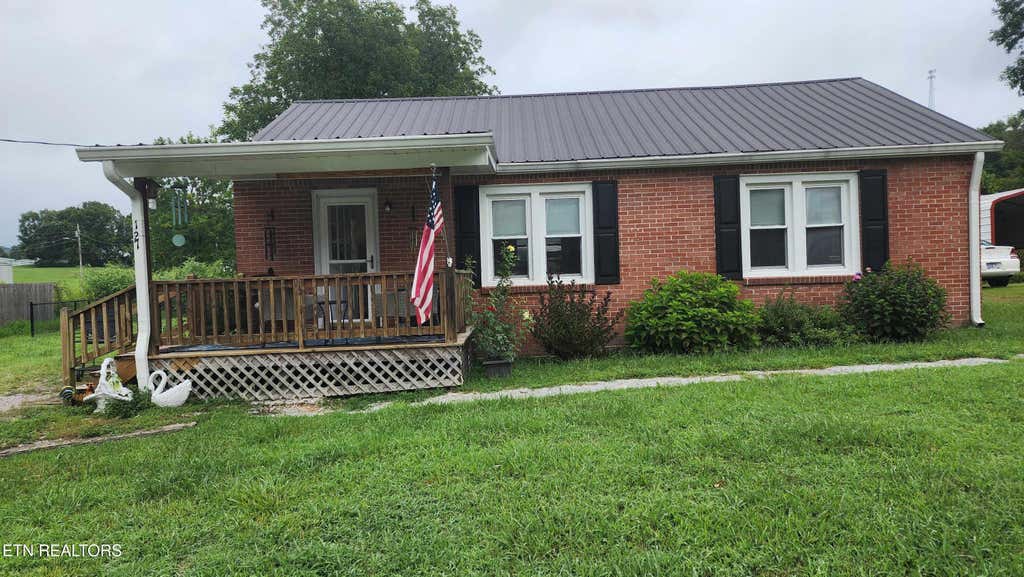 Photo of 127 Washington St, Celina, TN 38551 (MLS # 1352952)