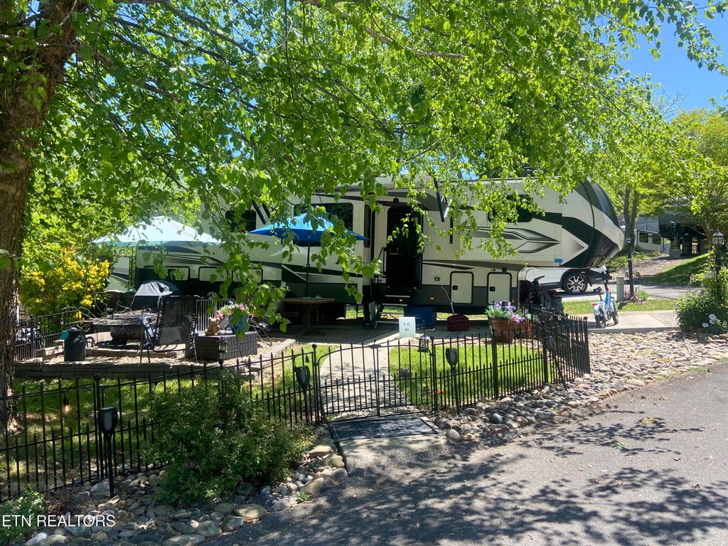 Photo of 75 Highway 73, Townsend, TN 37882 (MLS # 1306524)