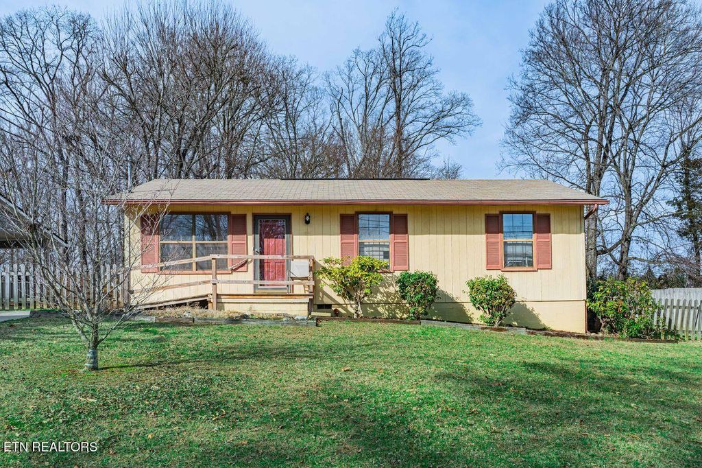 Photo of 5917 W Pine Lane, Knoxville, TN 37909 (MLS # 1326395)