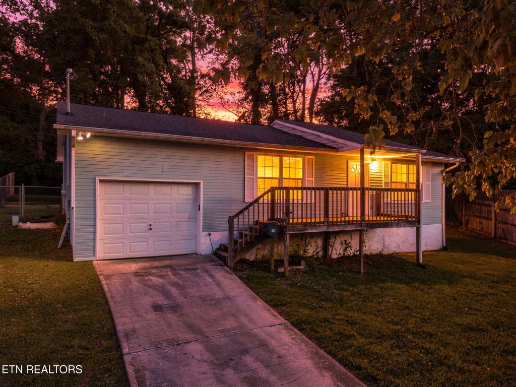 Photo of 5115 Lincoln Drive, Knoxville, TN 37914 (MLS # 1360581)