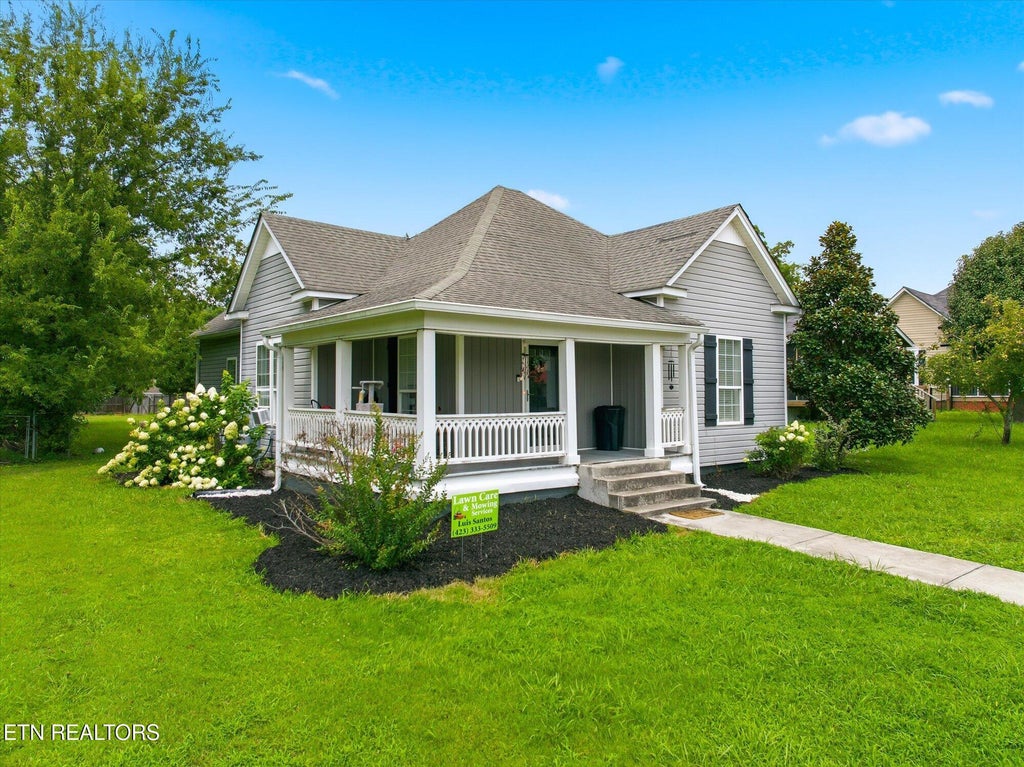 Photo of 1022 Ohio Ave, Etowah, TN 37331 (MLS # 1350333)