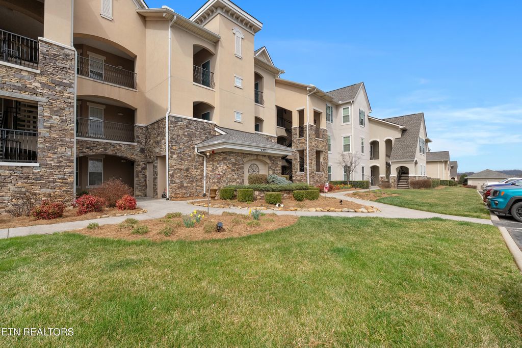 Photo of 555 Rarity Bay Pkwy #101, Vonore, TN 37885 (MLS # 1331816)