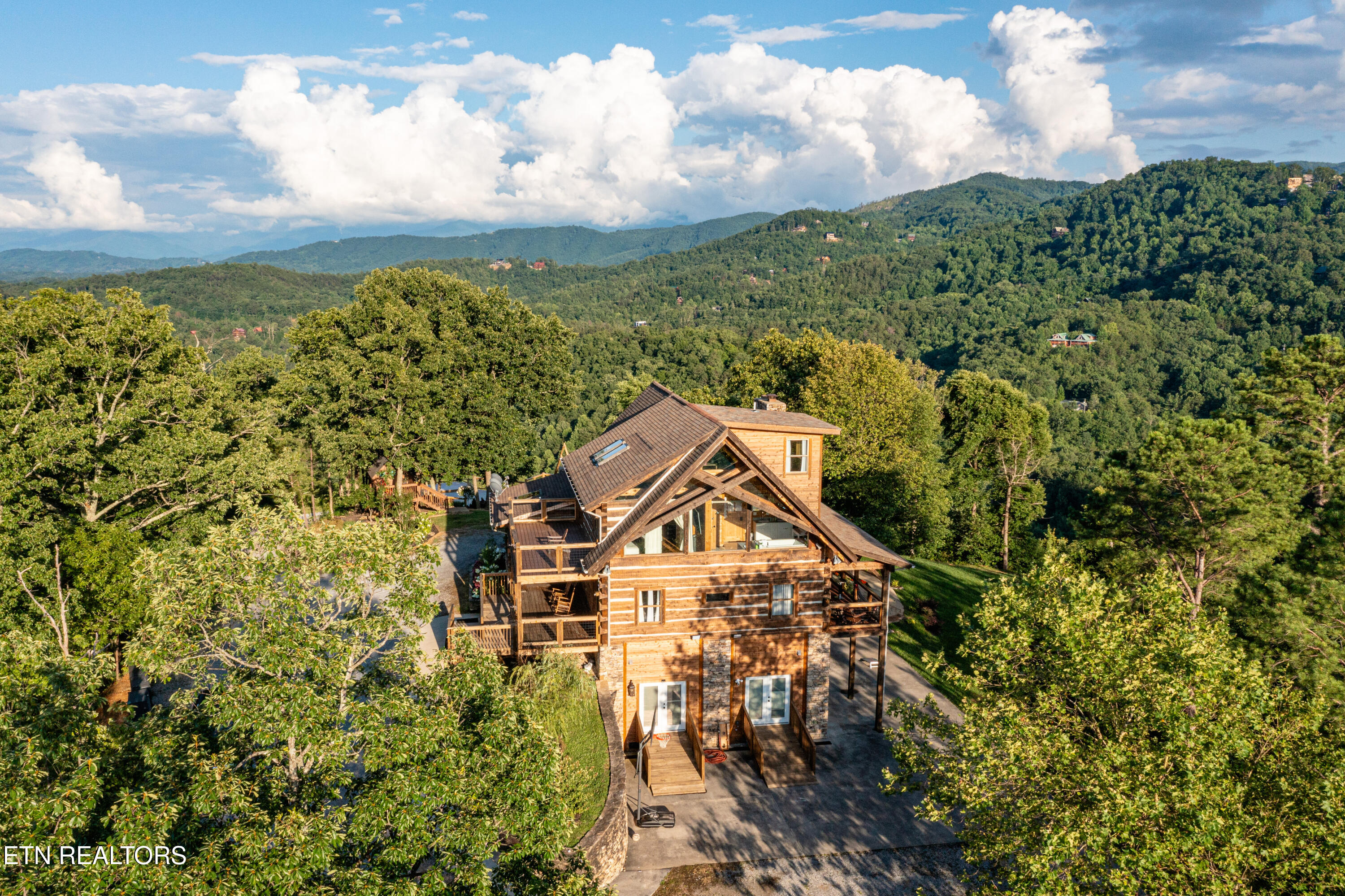 3309 Lonesome Pine Way