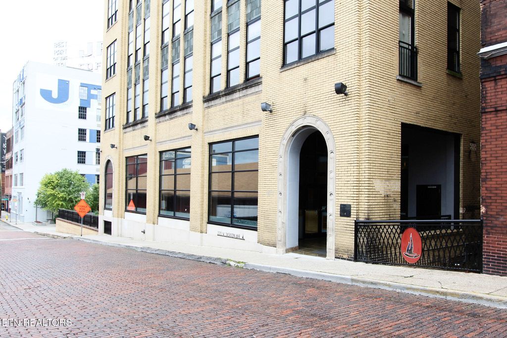 Photo of 220 W Jackson Ave #404, Knoxville, TN 37902 (MLS # 1317284)