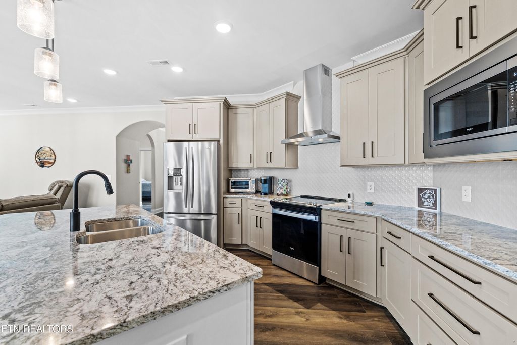 Photo of 511 Chestnut Place, Loudon, TN 37774 (MLS # 1316424)