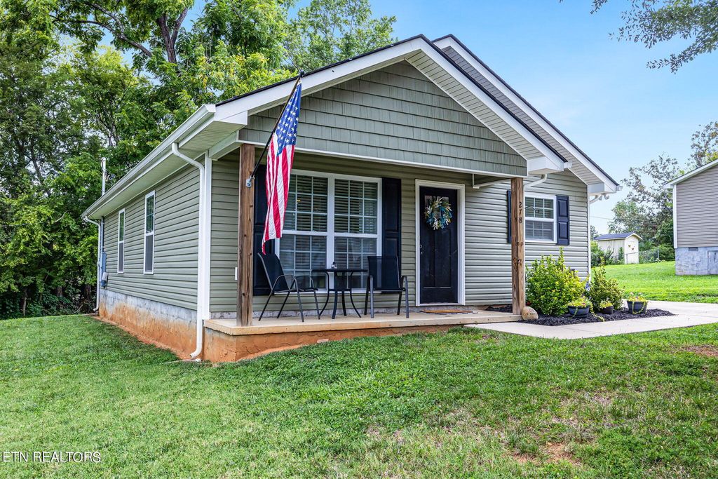 Photo of 278 W Watt St, Alcoa, TN 37701 (MLS # 1272564)