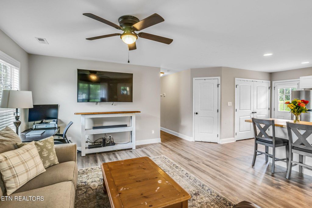 Photo of 278 W Watt St, Alcoa, TN 37701 (MLS # 1272564)