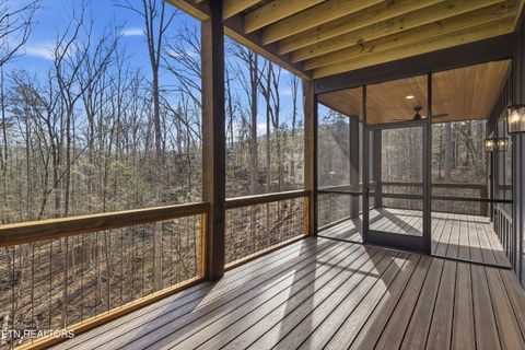 Tiny photo for 106 Fairway Circle, Townsend, TN 37882 (MLS # 1324616)