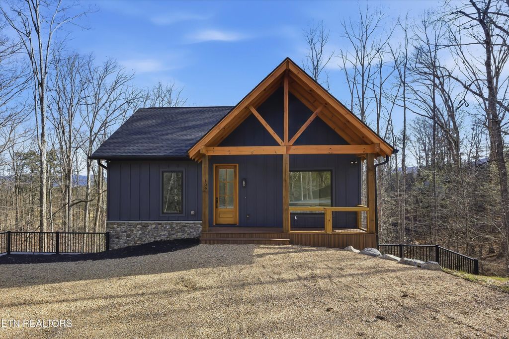 Photo of 106 Fairway Circle, Townsend, TN 37882 (MLS # 1324616)