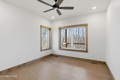 Tiny photo for 106 Fairway Circle, Townsend, TN 37882 (MLS # 1324616)