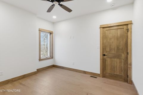 Tiny photo for 106 Fairway Circle, Townsend, TN 37882 (MLS # 1324616)