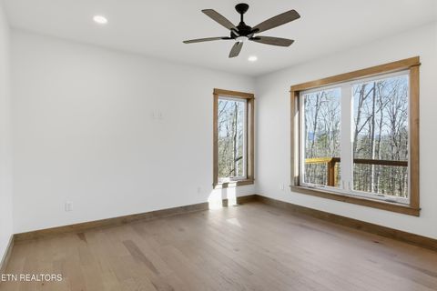 Tiny photo for 106 Fairway Circle, Townsend, TN 37882 (MLS # 1324616)