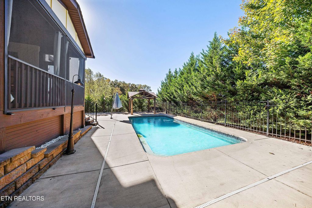 Photo of 531 Cumberland Ridge Drive, Knoxville, TN 37922 (MLS # 1319953)