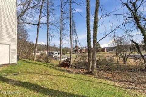 Tiny photo for 136 California Ave, Oak Ridge, TN 37830 (MLS # 1330253)