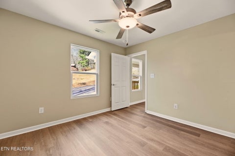 Tiny photo for 136 California Ave, Oak Ridge, TN 37830 (MLS # 1330253)