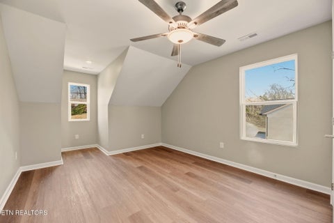 Tiny photo for 136 California Ave, Oak Ridge, TN 37830 (MLS # 1330253)