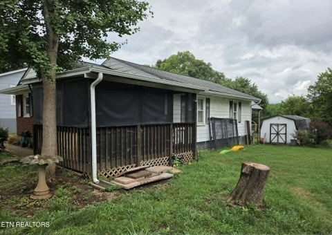 Tiny photo for 1514 Brown Ave, Jefferson City, TN 37760 (MLS # 1347993)
