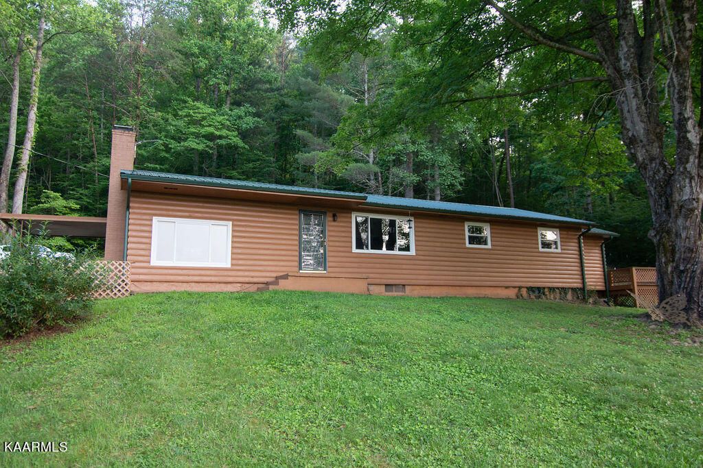 Photo of 414 Boat Gunnel Rd, Townsend, TN 37882 (MLS # 1225463)