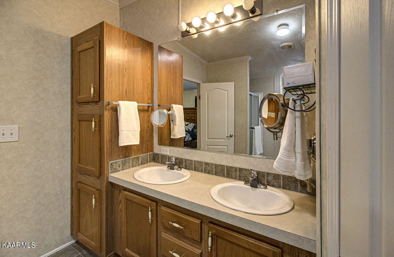 Photo 7 of 36 of 1126 Oakes Vista Way mobile home