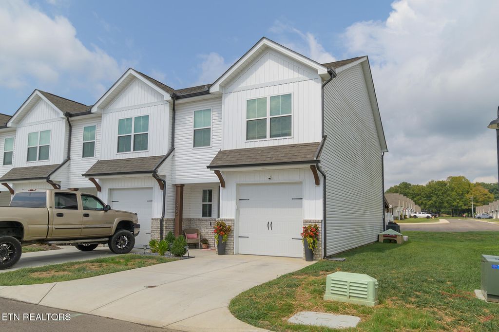 Photo of 465 Harper Village Way, Lenoir City, TN 37771 (MLS # 1314662)