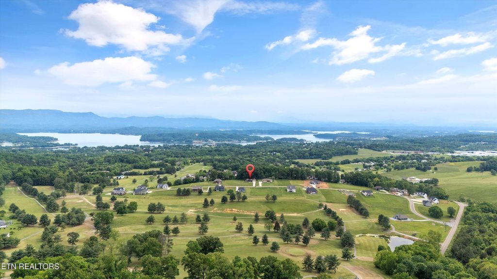 Photo of 354 Fairway Drive, Dandridge, TN 37725 (MLS # 1327465)