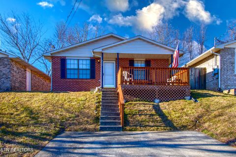 Photo of 815 Valerie Lane, Knoxville, TN 37938 (MLS # 1329630)