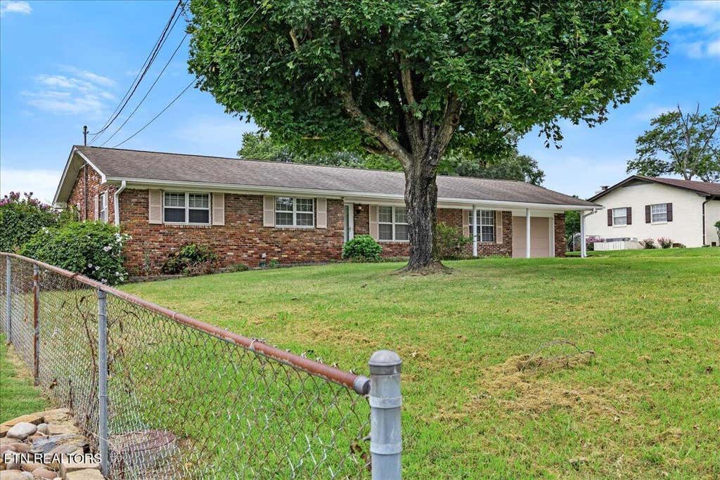 Photo of 847 Calloway Circle, Lenoir City, TN 37772 (MLS # 1349378)
