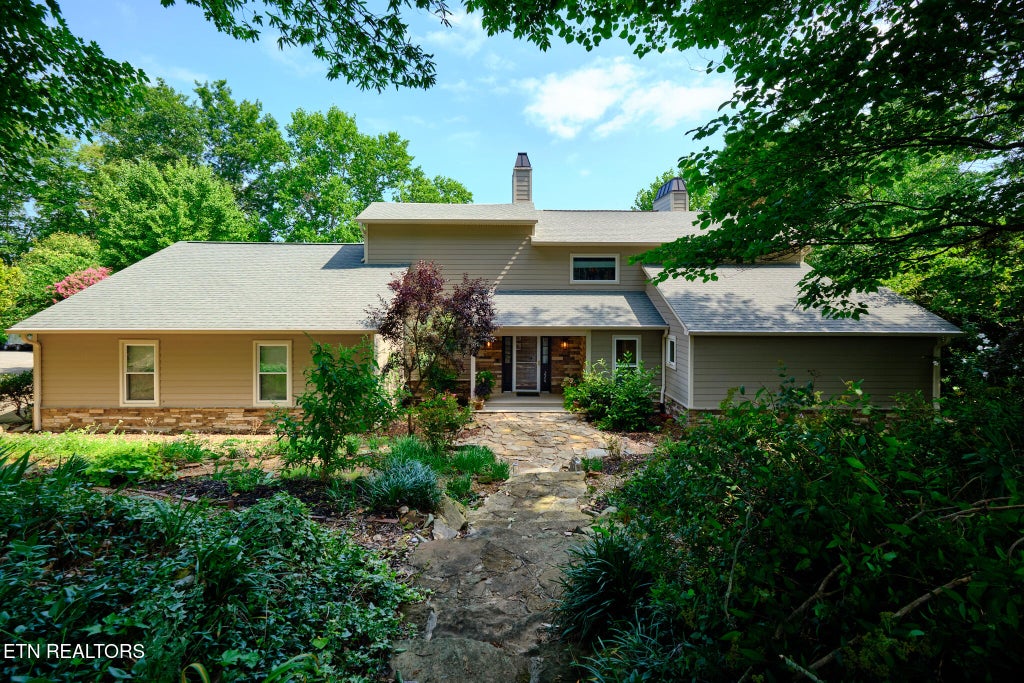 Photo of 226 W Cove Drive, Greenback, TN 37742 (MLS # 1347070)