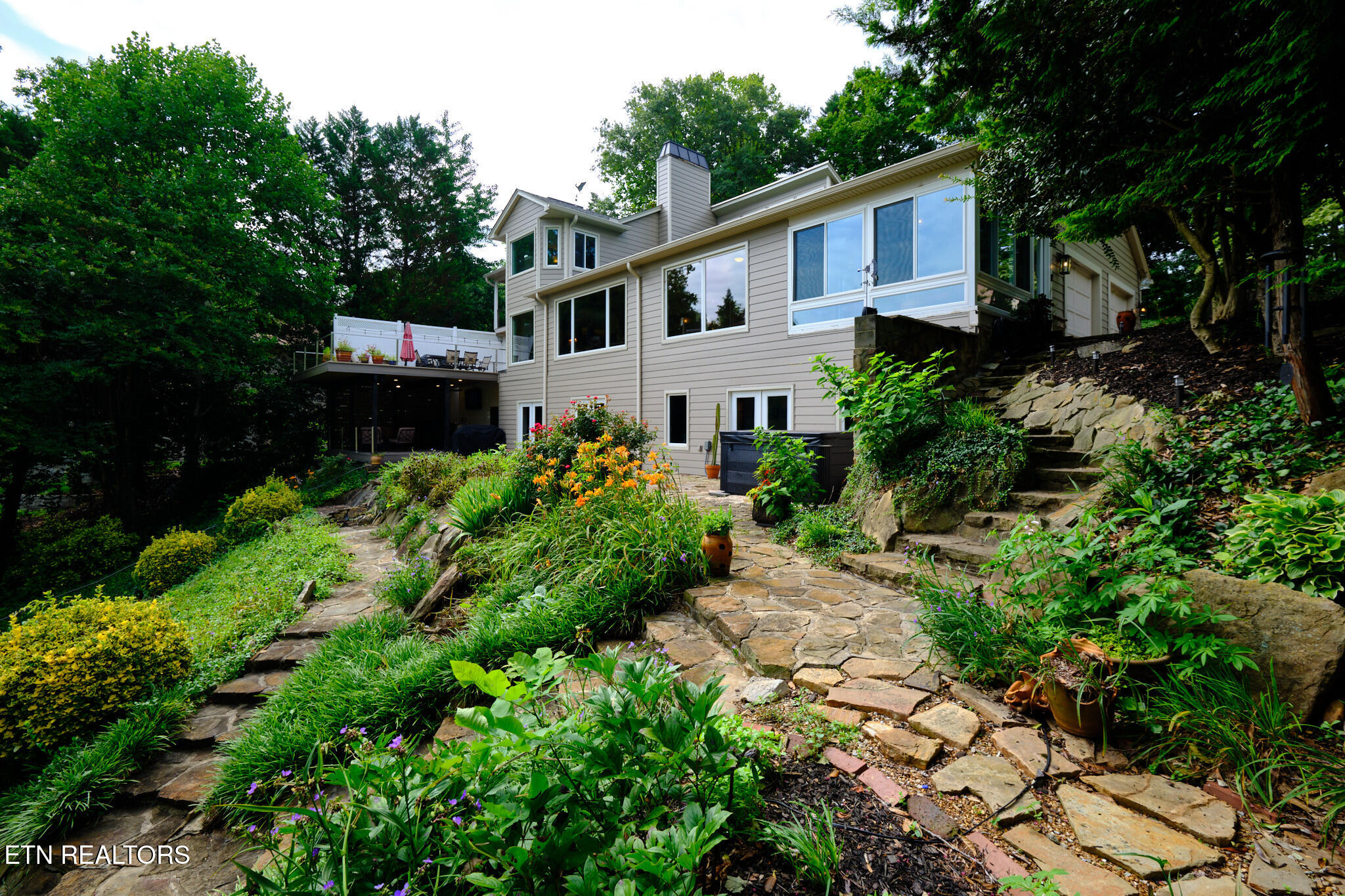 226 W Cove Drive