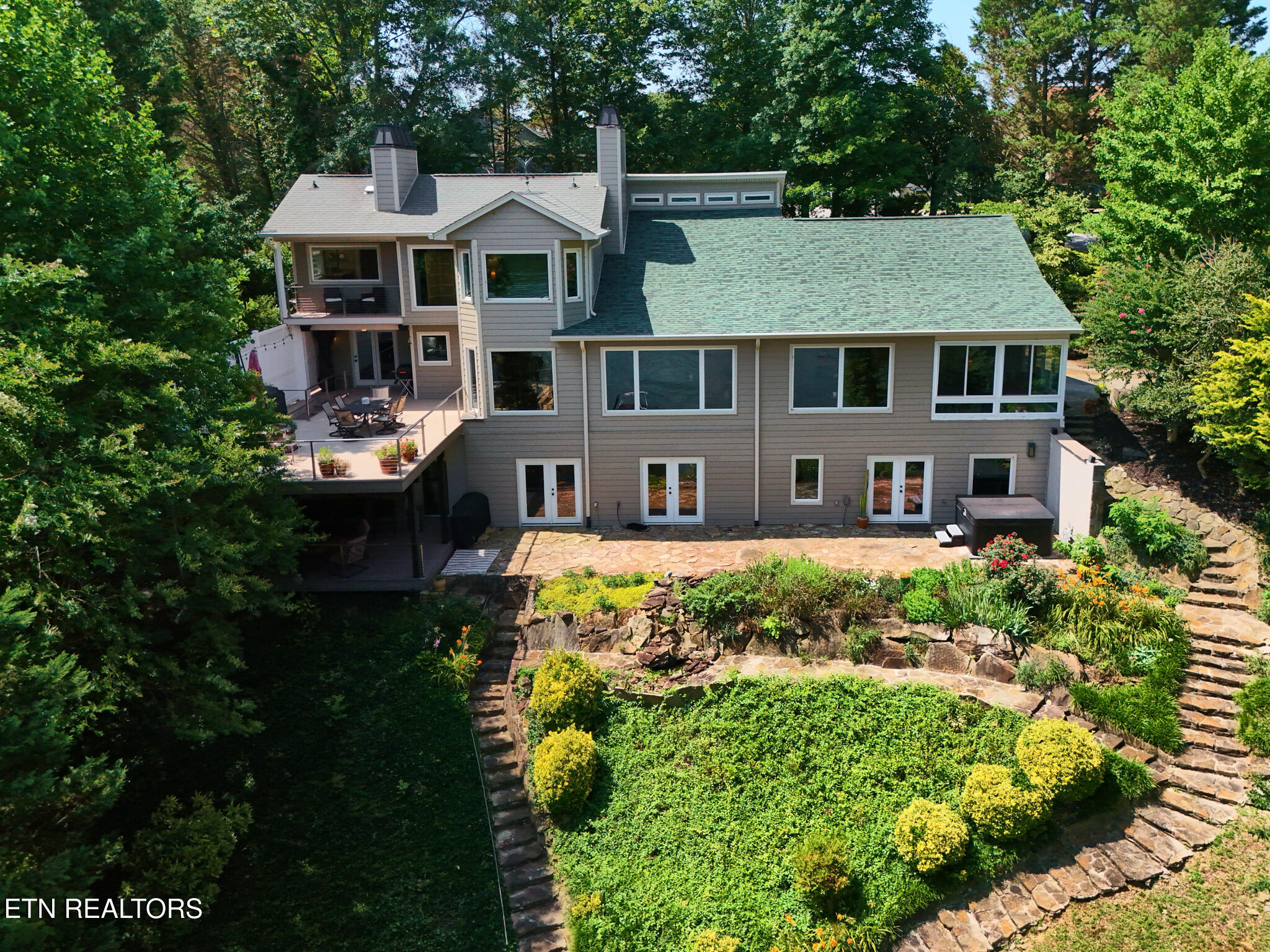 226 W Cove Drive