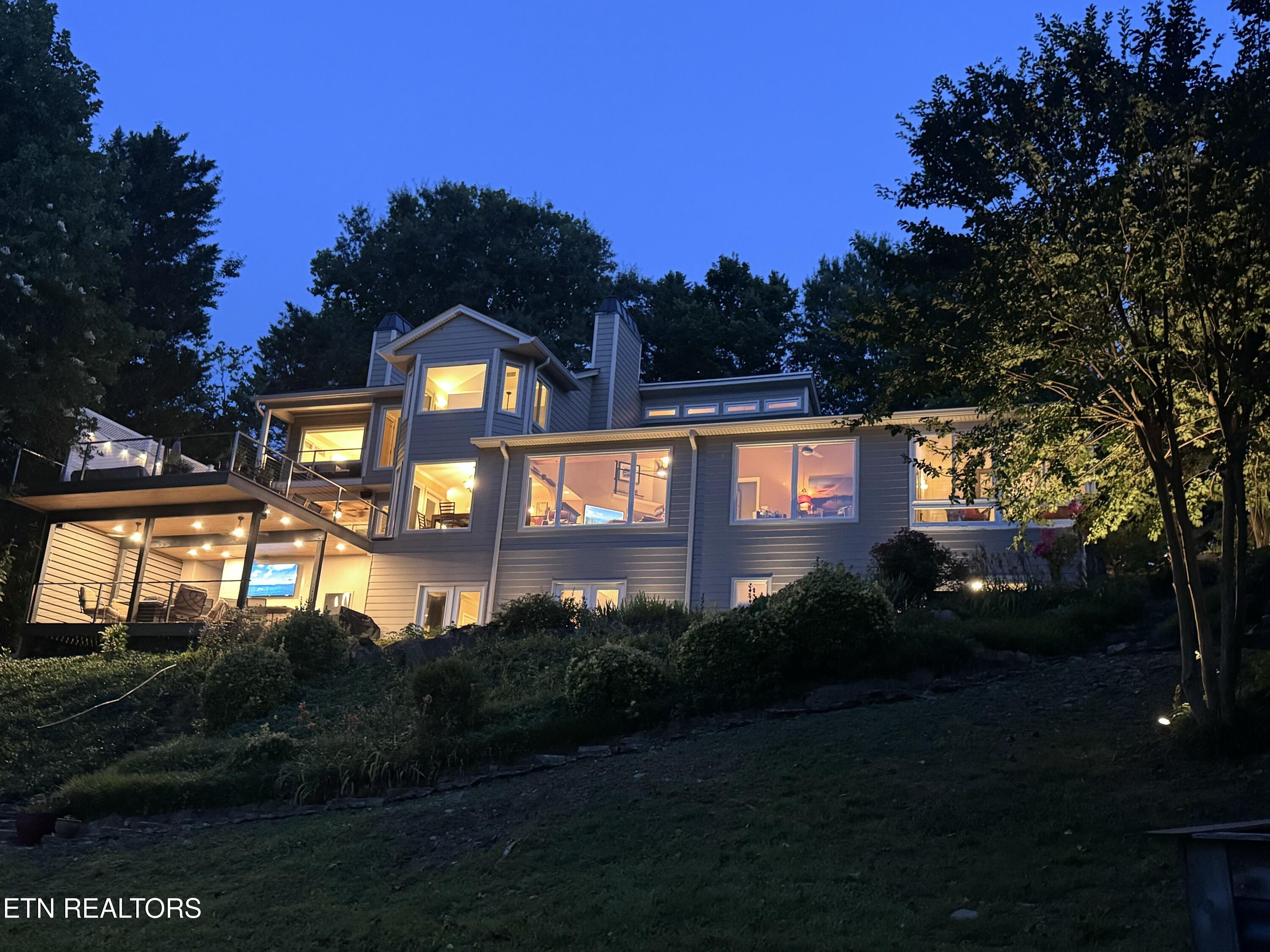 226 W Cove Drive