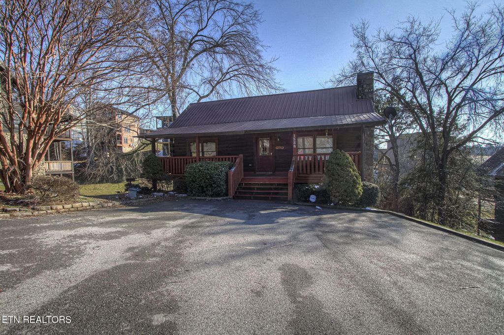 Photo of 1528 Rainbow Ridge Way, Sevierville, TN 37862 (MLS # 1328774)