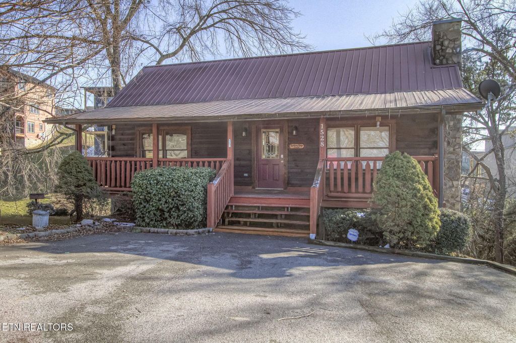 Photo of 1528 Rainbow Ridge Way, Sevierville, TN 37862 (MLS # 1328774)