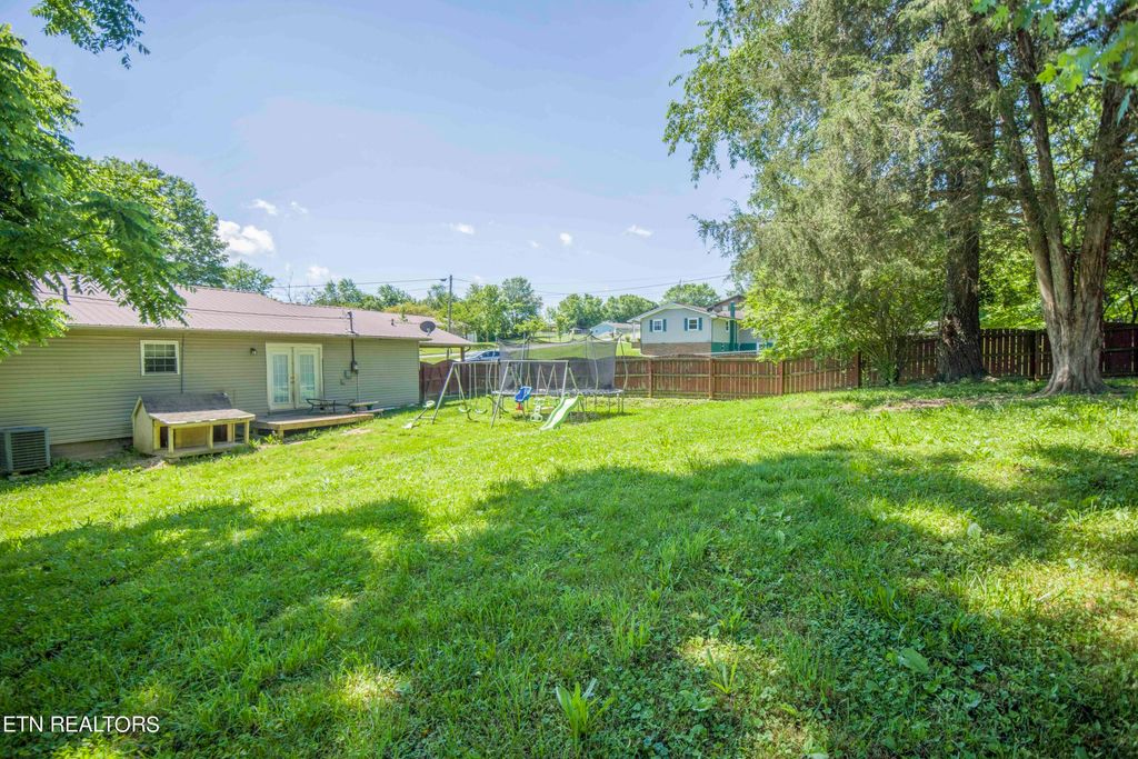 Photo of 514 Richardson Rd, Tazewell, TN 37879 (MLS # 1268098)