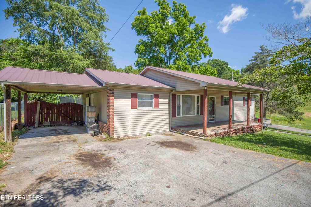 Photo of 514 Richardson Rd, Tazewell, TN 37879 (MLS # 1268098)