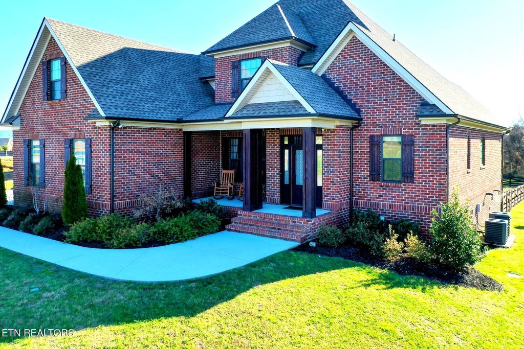 Photo of 1421 Edenbridge Drive, Alcoa, TN 37701 (MLS # 1330474)