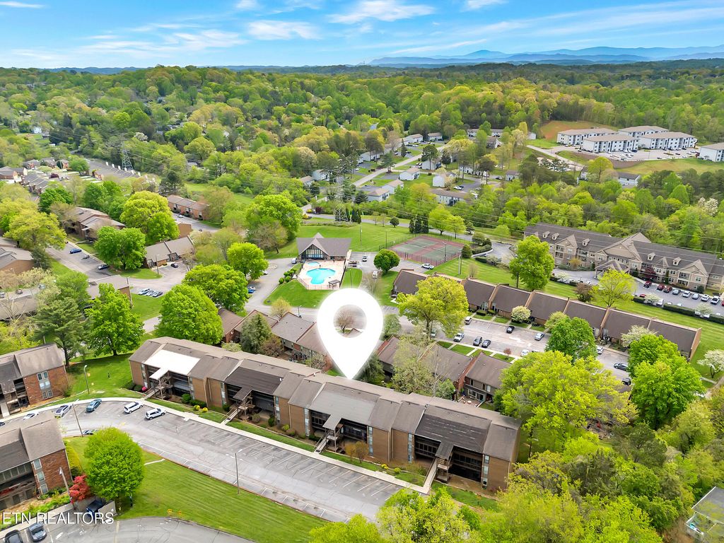 Photo of 534 Berlin Drive, Knoxville, TN 37923 (MLS # 1338307)