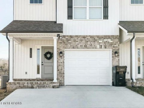 Photo of 9714 Grand Oak Way, Knoxville, TN 37931 (MLS # 1350069)