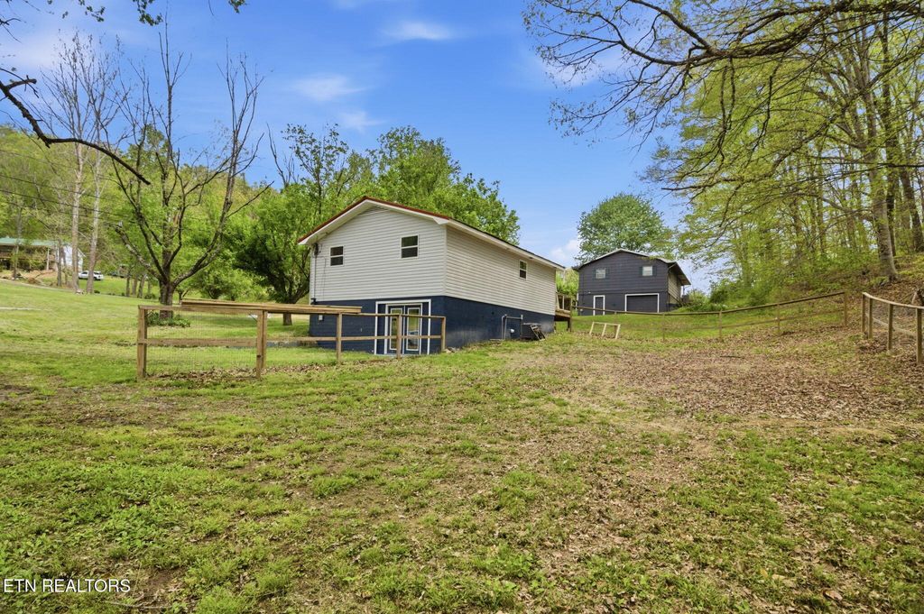 Photo of 324 Sanita Village Rd, Bean Station, TN 37708 (MLS # 1336750)