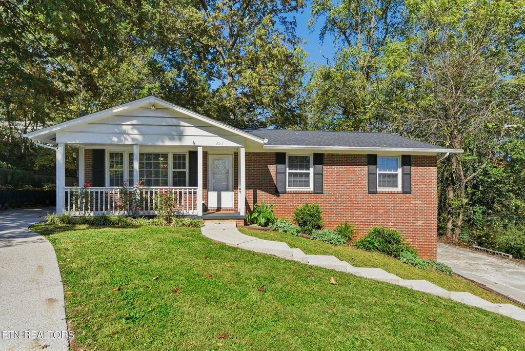 Photo of 8017 Sabre Drive, Knoxville, TN 37919 (MLS # 1319818)