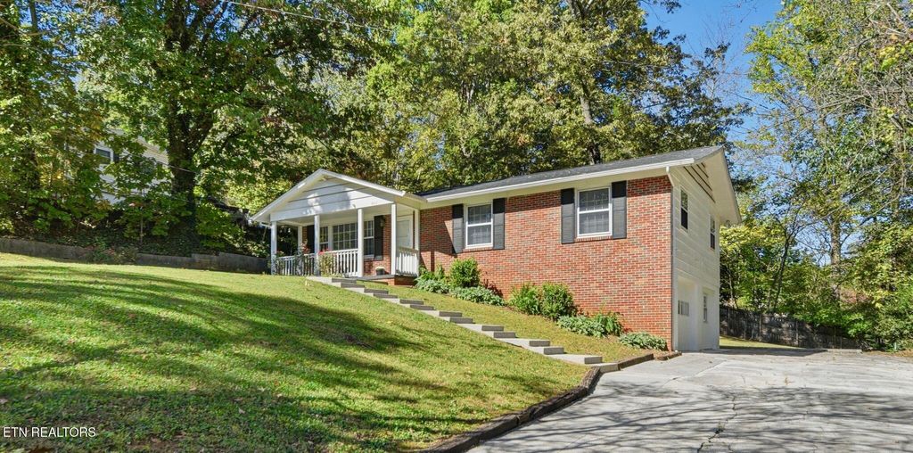 Photo of 8017 Sabre Drive, Knoxville, TN 37919 (MLS # 1319818)