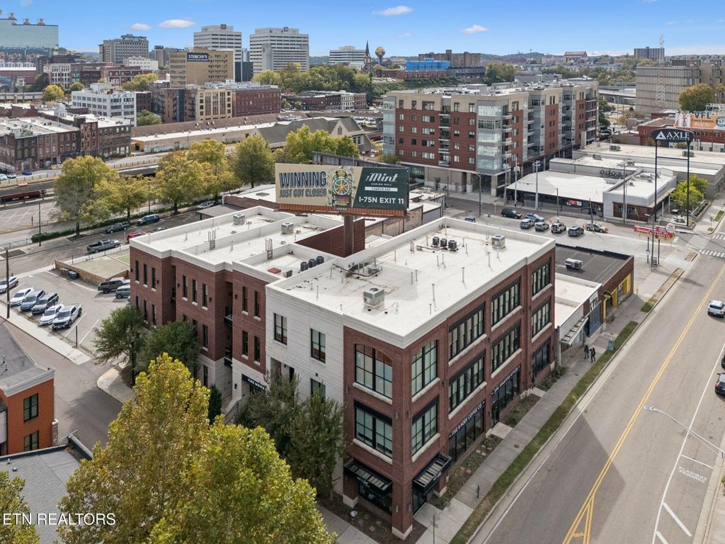 Photo of 353 Ogden St #203, Knoxville, TN 37917 (MLS # 1320190)