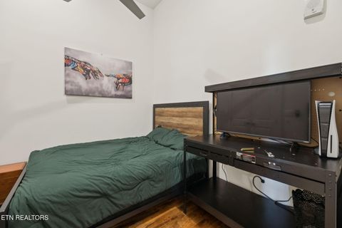 Tiny photo for 353 Ogden St #203, Knoxville, TN 37917 (MLS # 1320190)