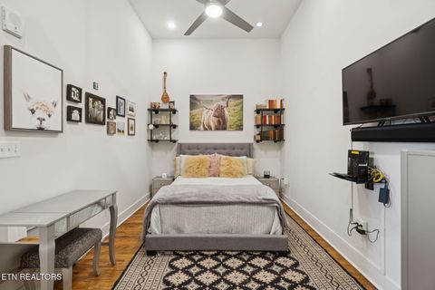 Tiny photo for 353 Ogden St #203, Knoxville, TN 37917 (MLS # 1320190)