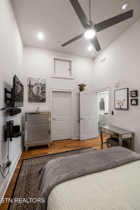 Tiny photo for 353 Ogden St #203, Knoxville, TN 37917 (MLS # 1320190)