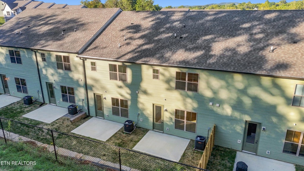 Photo of 1613 Bennett Village Drive, Maryville, TN 37804 (MLS # 1353143)