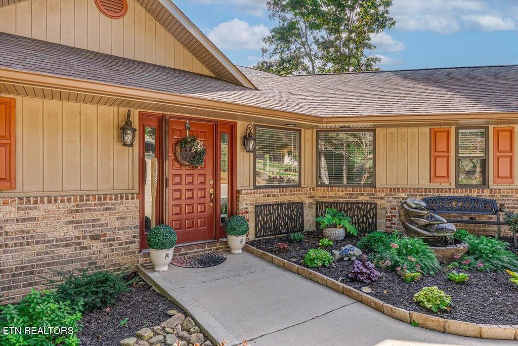 Photo of 308 Tanasi Point Point, Loudon, TN 37774 (MLS # 1322202)