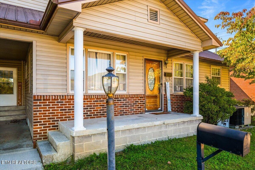 Photo of 104 Rich Lane, LaFollette, TN 37766 (MLS # 1358471)