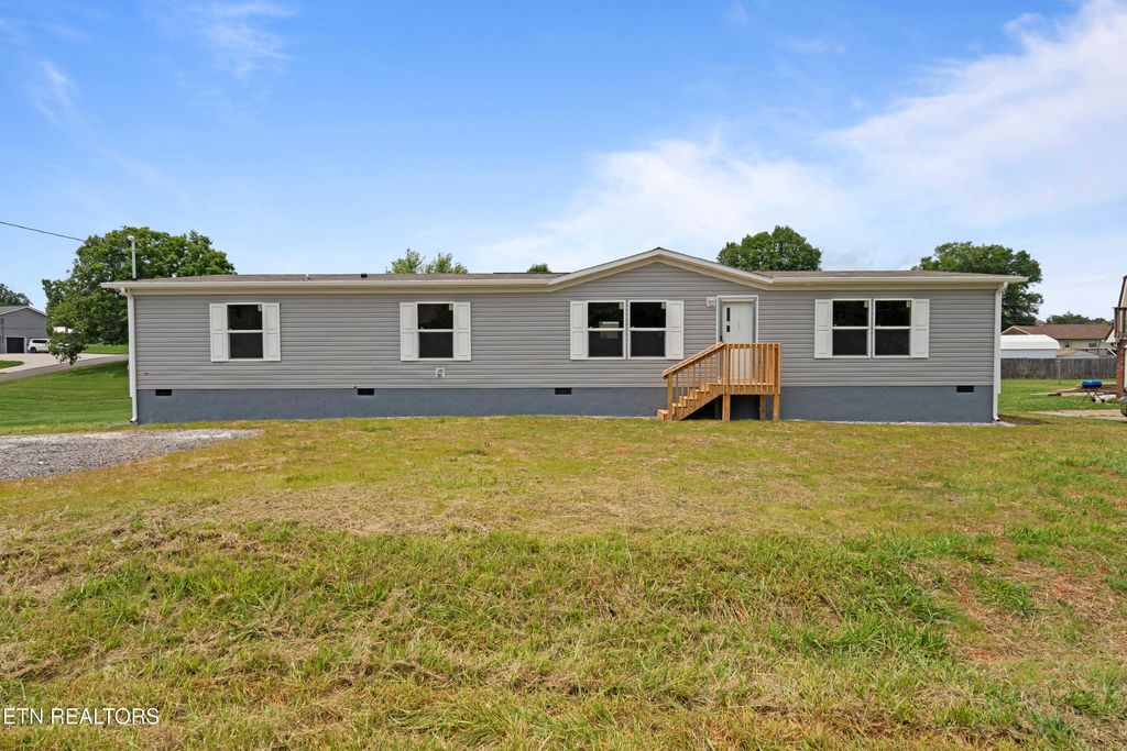 Photo of 2816 Shiloh Circle, Strawberry Plains, TN 37871 (MLS # 1304342)