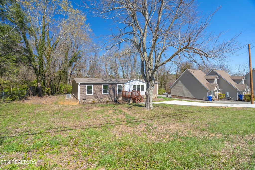 Photo of 456 W Outer Drive, Oak Ridge, TN 37830 (MLS # 1325946)